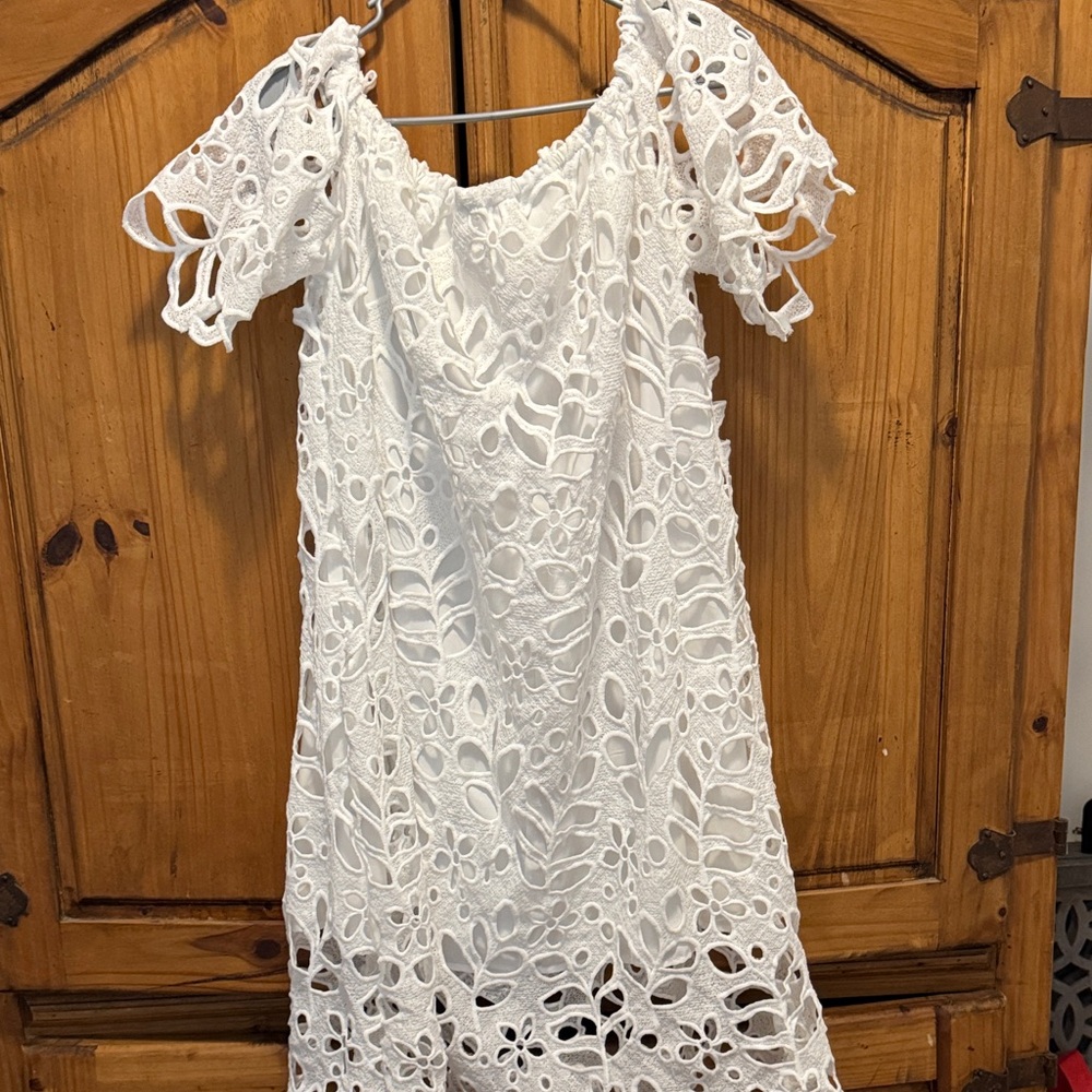 Elegant White Lace Dress